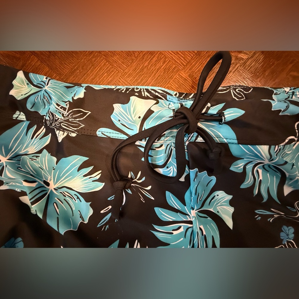 Black and Blue Floral Women's Swim Set - Picture 10 of 13